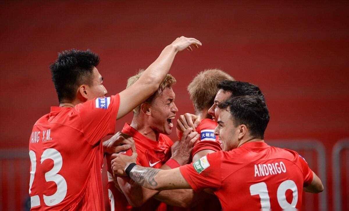 上海上港客场大胜重庆力帆取得联赛两连胜