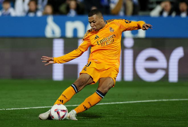 姆巴佩连续十二场比赛得分超过精彩发挥，巴塞罗那挑战极限！的简单介绍